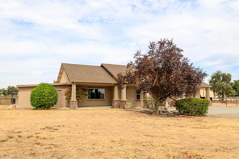 6249 Eleanor Rd, Oakdale, CA 95361
