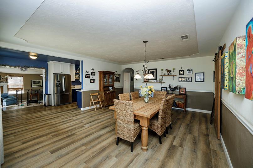 6249 Eleanor Rd, Oakdale, CA 95361