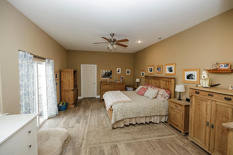 6249 Eleanor Rd, Oakdale, CA 95361