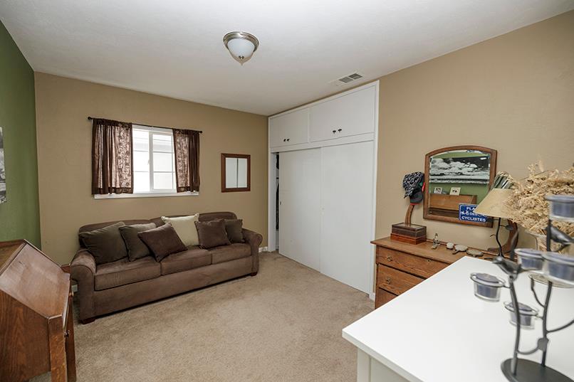 6249 Eleanor Rd, Oakdale, CA 95361