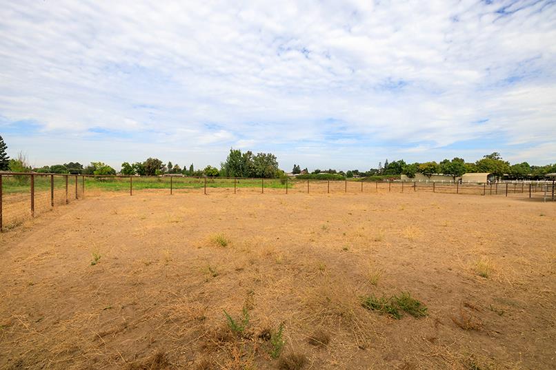 6249 Eleanor Rd, Oakdale, CA 95361