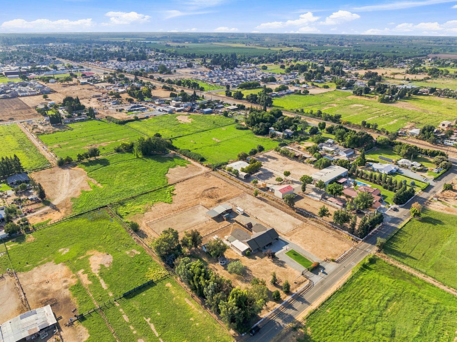 6249 Eleanor Rd, Oakdale, CA 95361