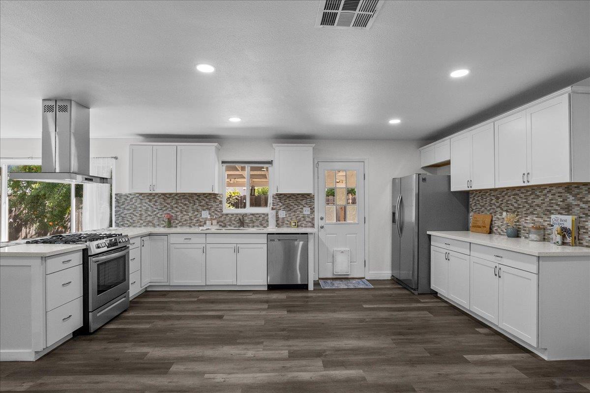 1820 Serena Ave, Modesto, CA 95355