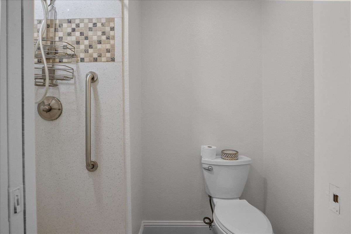 1820 Serena Ave, Modesto, CA 95355