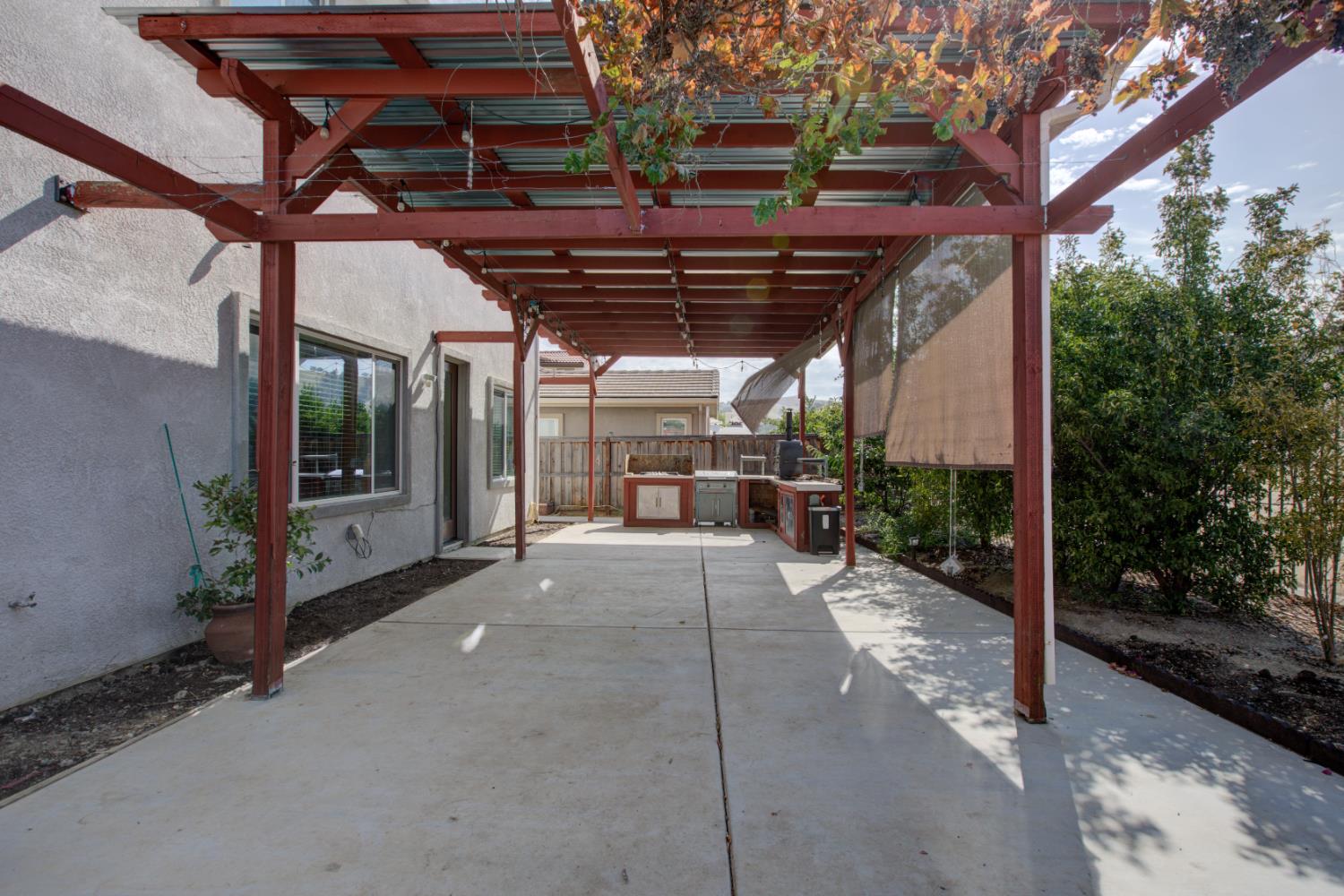 9666 Cabernet Ct, Patterson, CA 95363