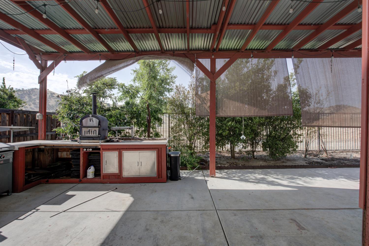 9666 Cabernet Ct, Patterson, CA 95363