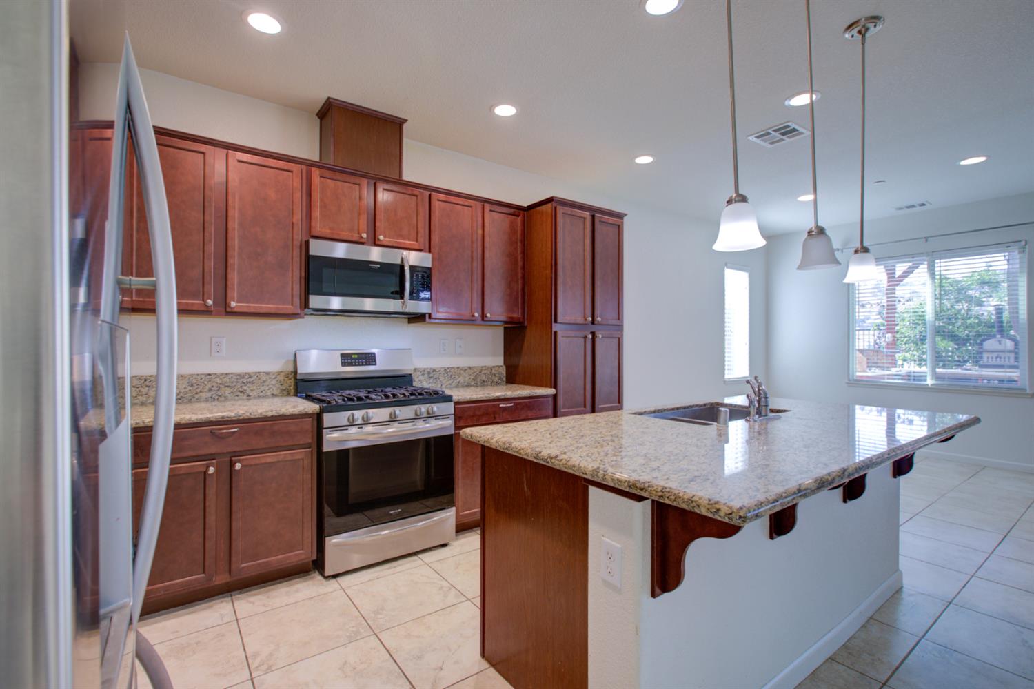 9666 Cabernet Ct, Patterson, CA 95363