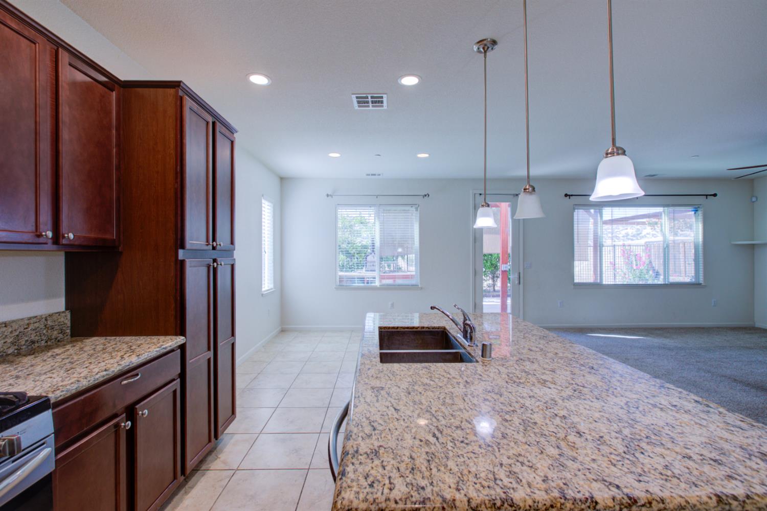 9666 Cabernet Ct, Patterson, CA 95363