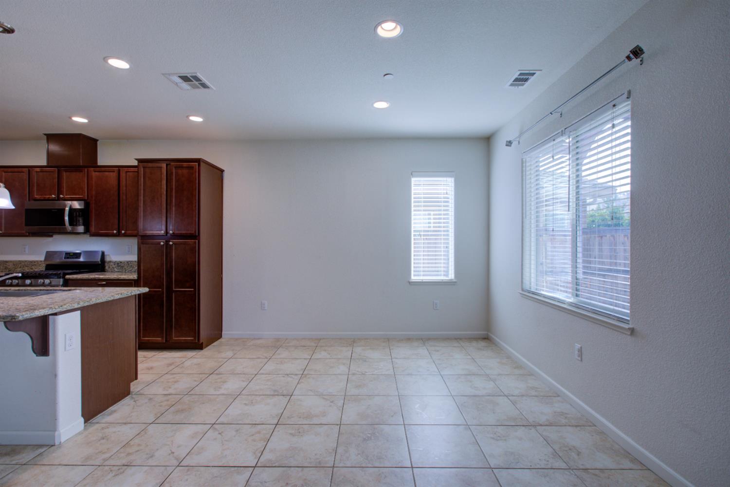 9666 Cabernet Ct, Patterson, CA 95363