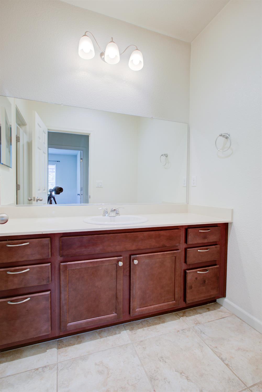9666 Cabernet Ct, Patterson, CA 95363