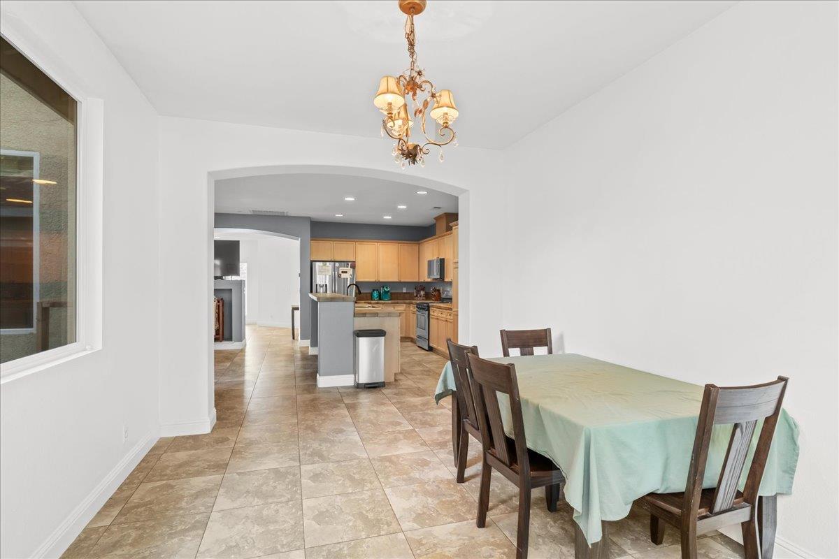 1528 Burchell Hill Dr, Oakdale, CA 95361