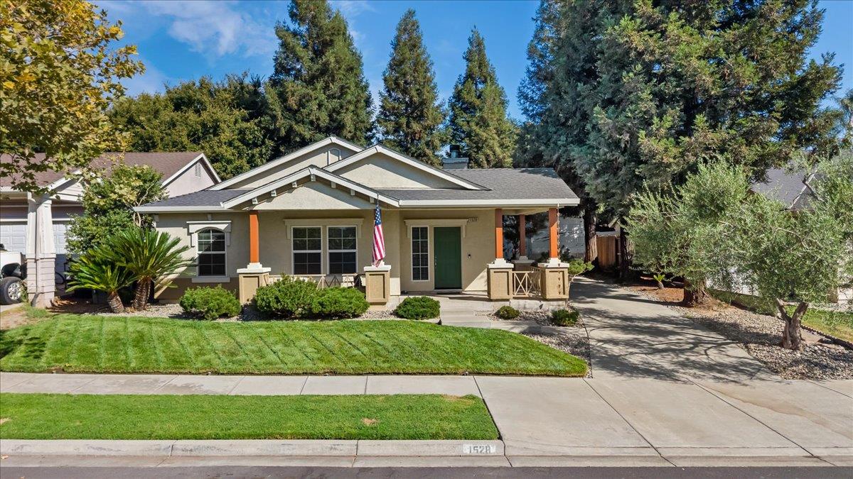 1528 Burchell Hill Dr, Oakdale, CA 95361