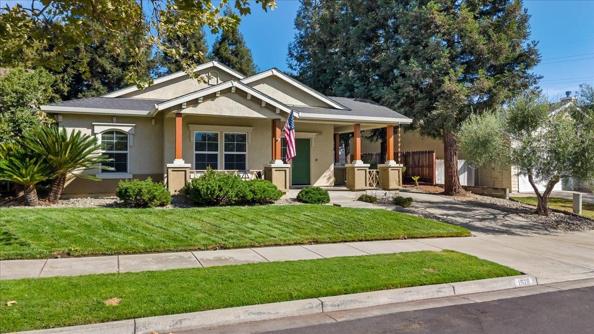 1528 Burchell Hill Dr, Oakdale, CA 95361
