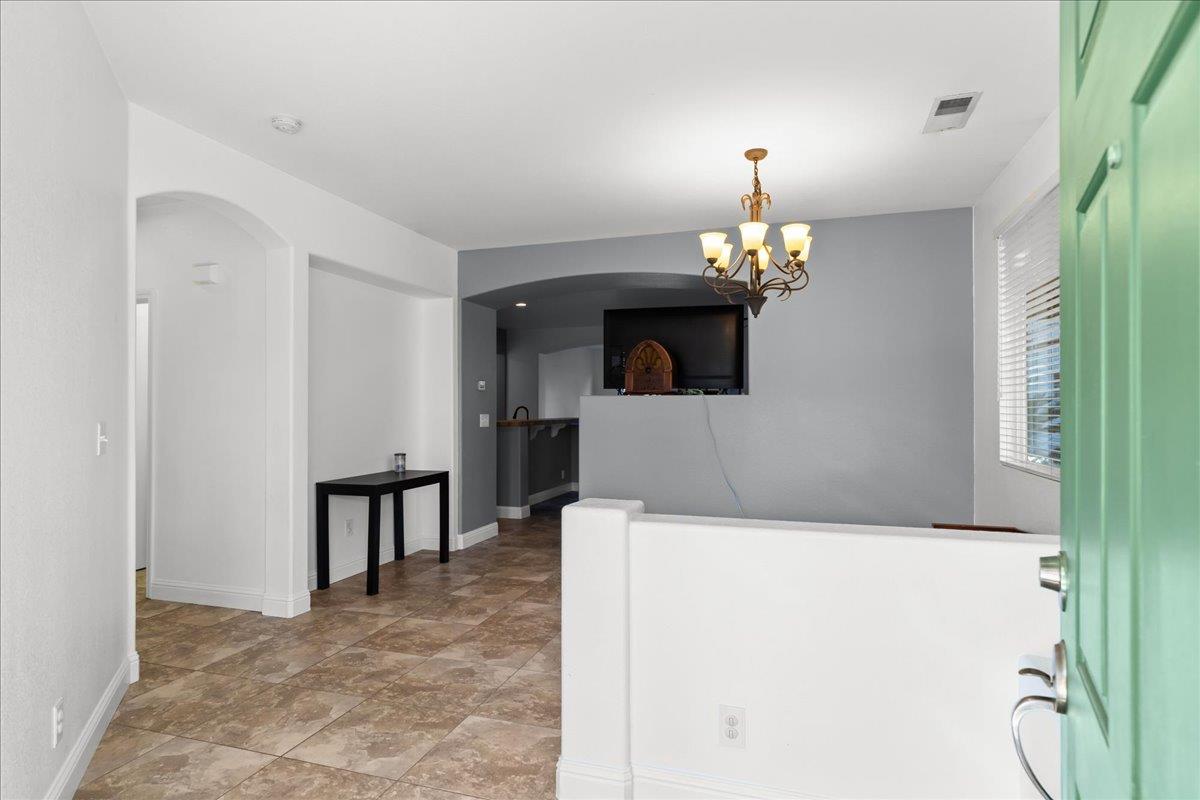 1528 Burchell Hill Dr, Oakdale, CA 95361