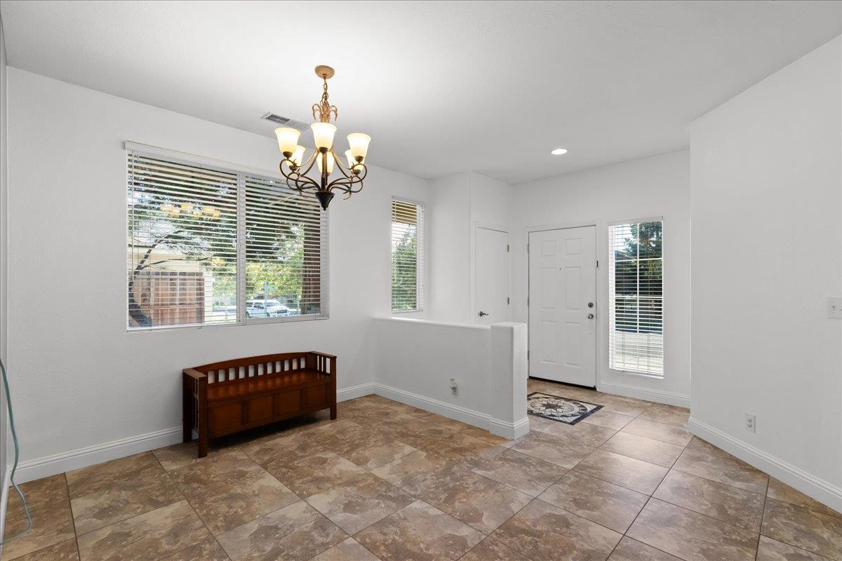 1528 Burchell Hill Dr, Oakdale, CA 95361