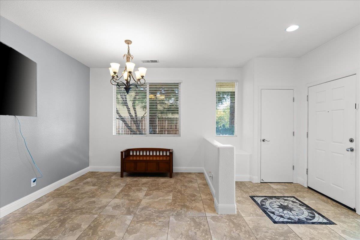 1528 Burchell Hill Dr, Oakdale, CA 95361