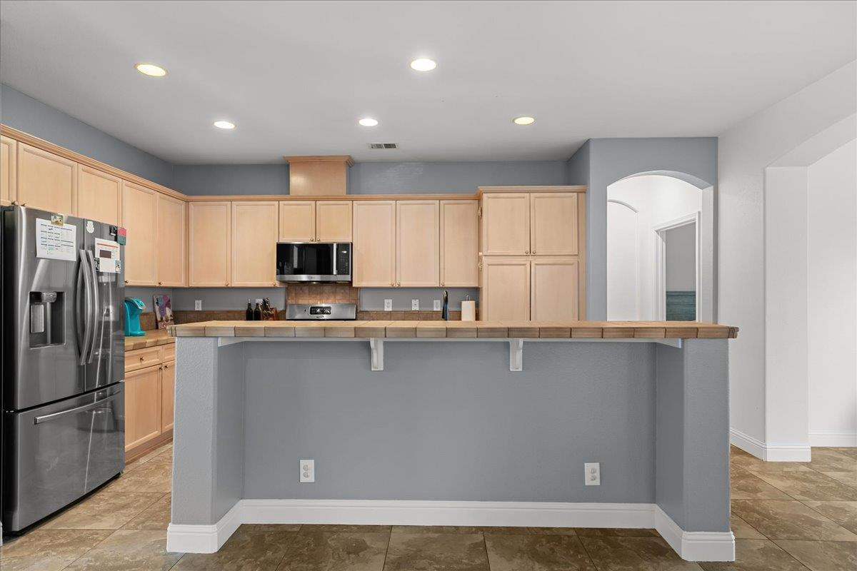 1528 Burchell Hill Dr, Oakdale, CA 95361