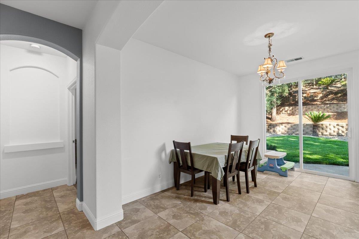 1528 Burchell Hill Dr, Oakdale, CA 95361