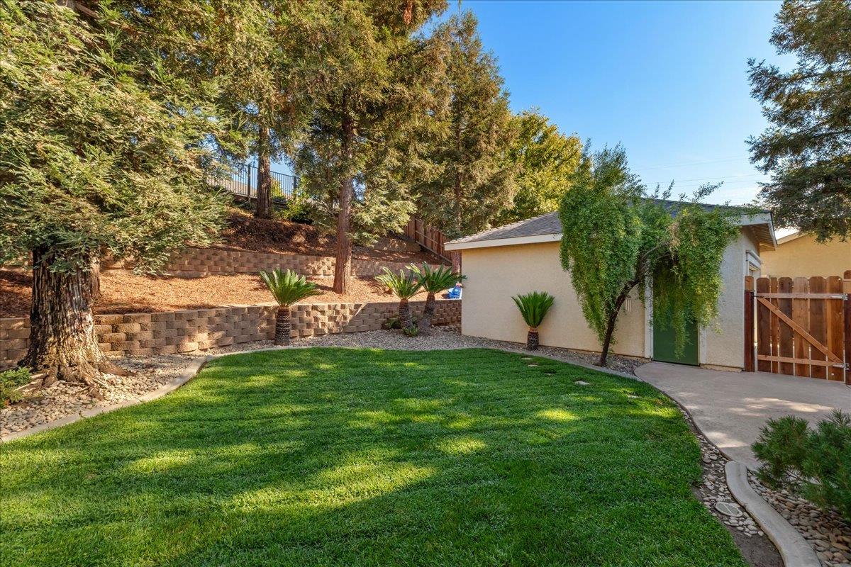 1528 Burchell Hill Dr, Oakdale, CA 95361