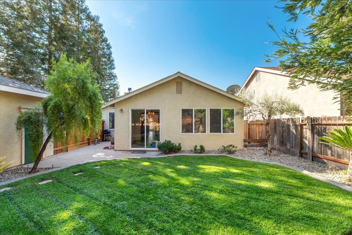 1528 Burchell Hill Dr, Oakdale, CA 95361