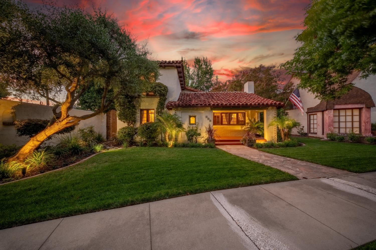215 ELMWOOD Ct, Modesto, CA 95354