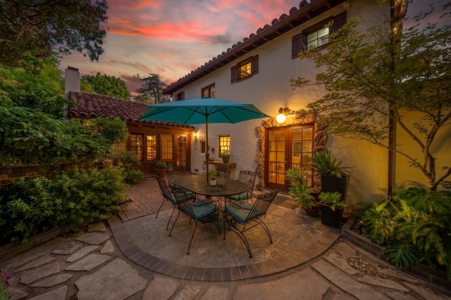 215 ELMWOOD Ct, Modesto, CA 95354