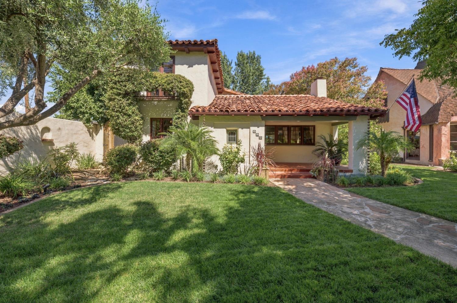 215 ELMWOOD Ct, Modesto, CA 95354