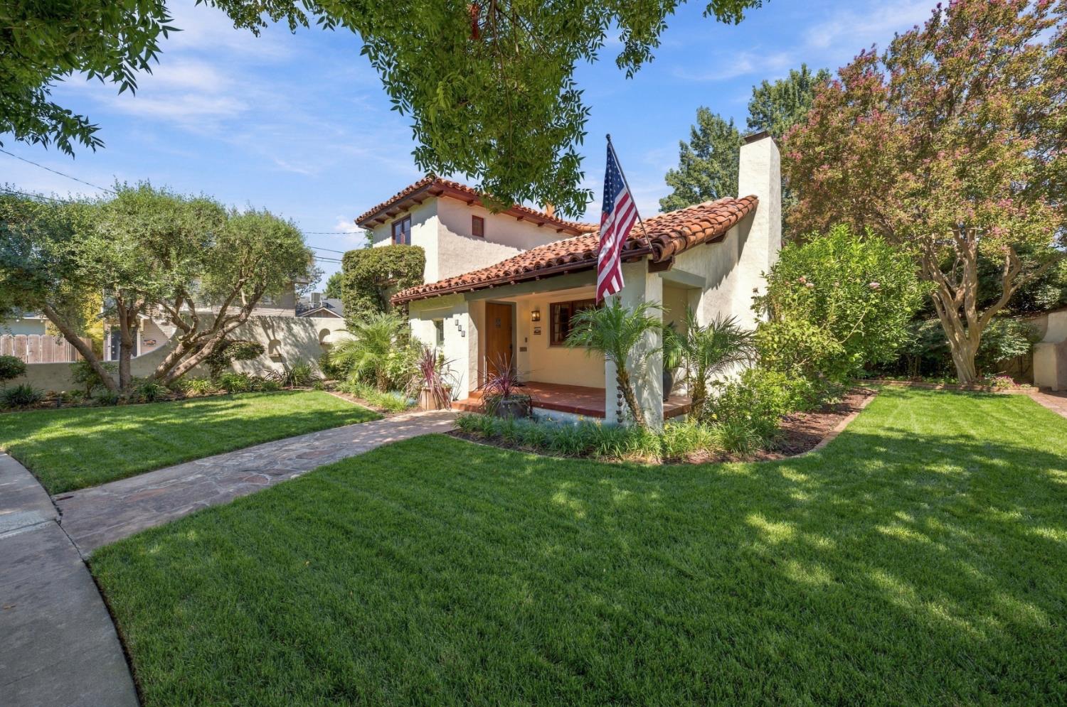 215 ELMWOOD Ct, Modesto, CA 95354