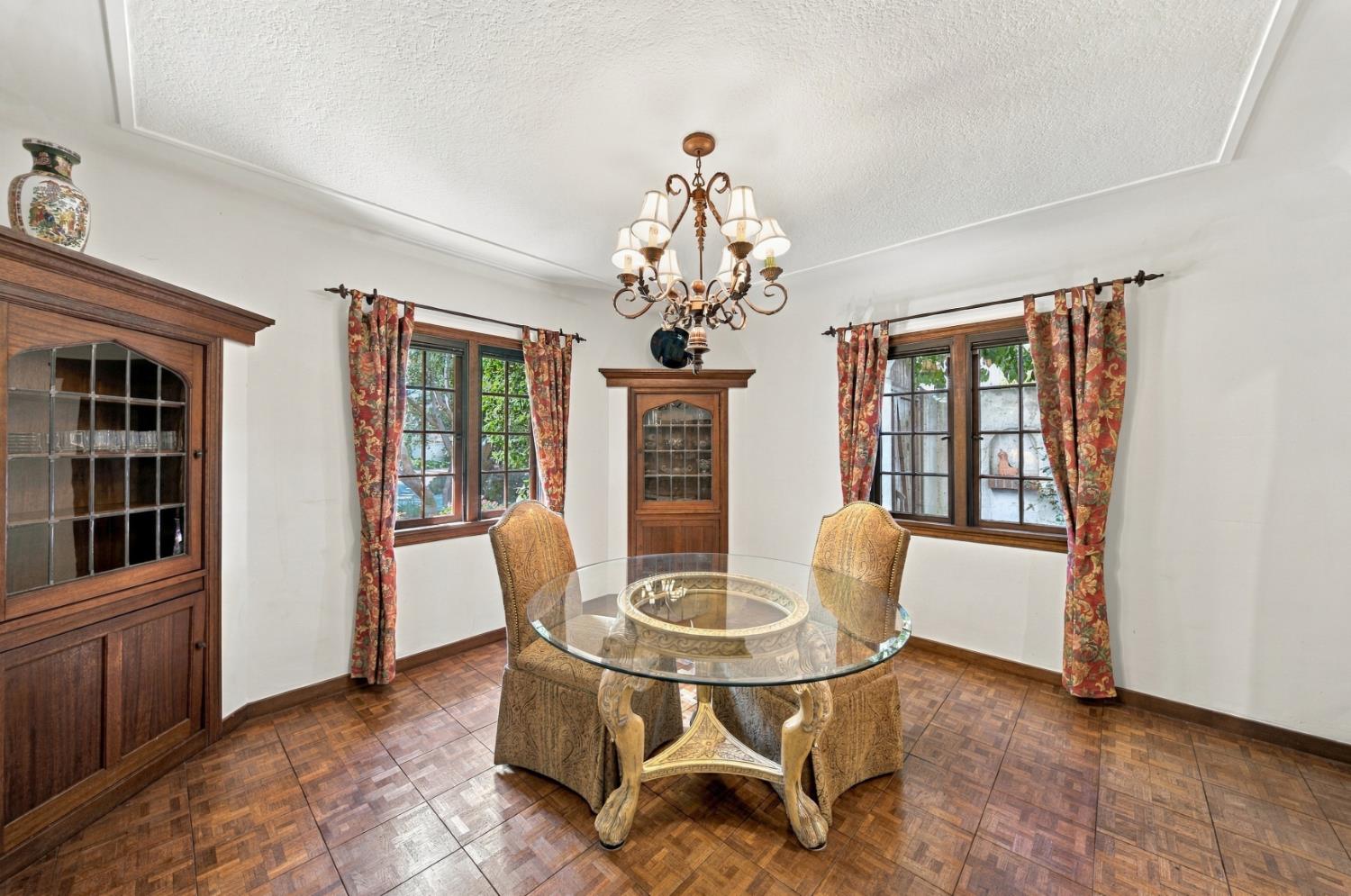 215 ELMWOOD Ct, Modesto, CA 95354