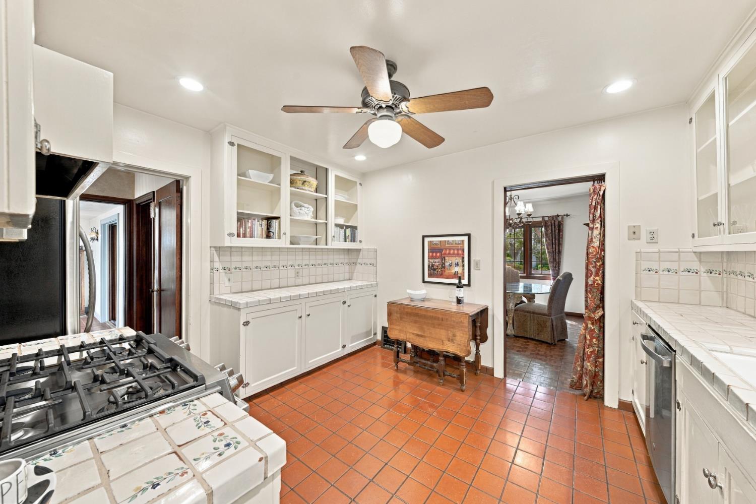 215 ELMWOOD Ct, Modesto, CA 95354