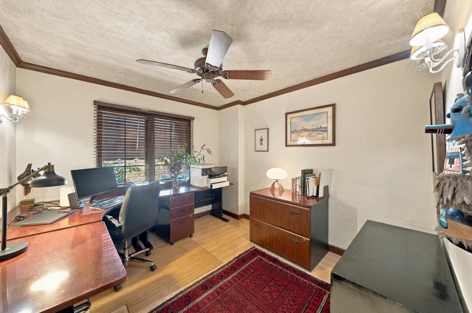 215 ELMWOOD Ct, Modesto, CA 95354