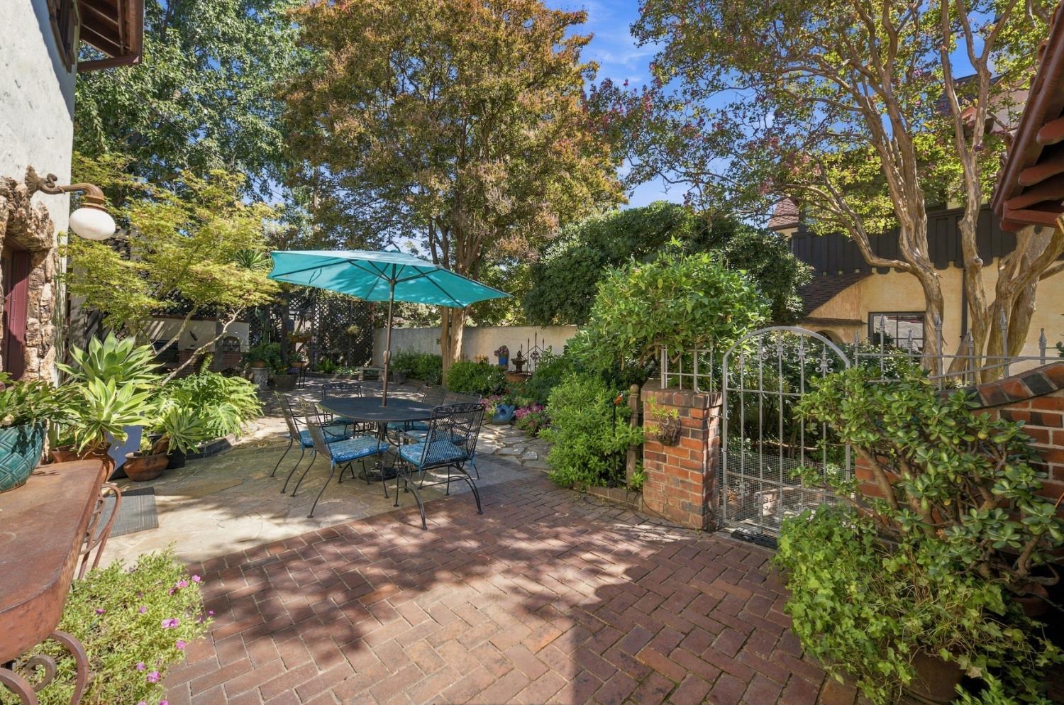 215 ELMWOOD Ct, Modesto, CA 95354