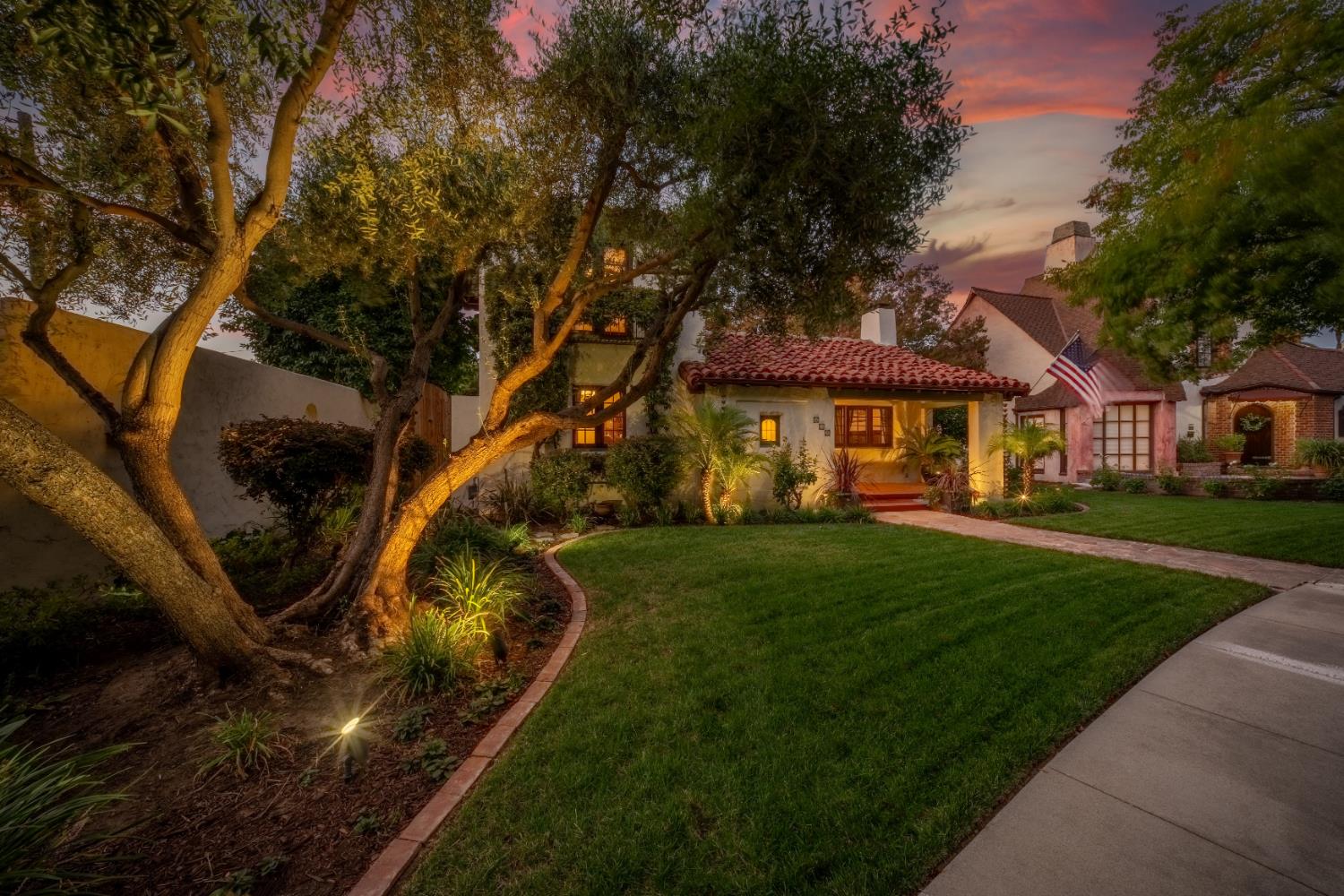 215 ELMWOOD Ct, Modesto, CA 95354