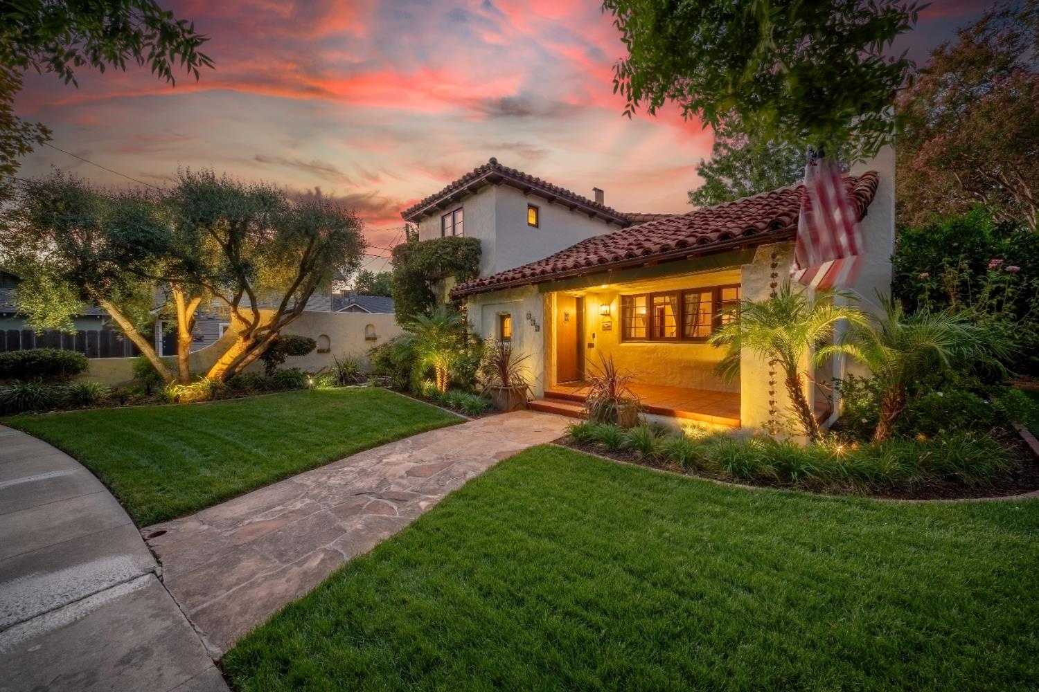 215 ELMWOOD Ct, Modesto, CA 95354