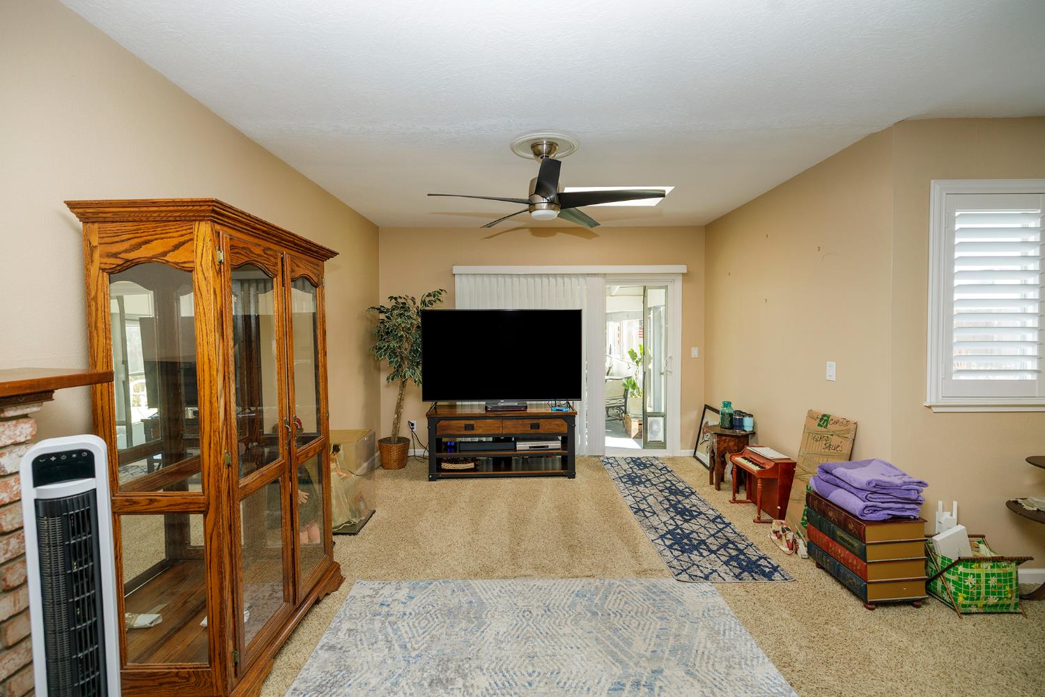 2725 Villa Ramon Dr, Ceres, CA 95307