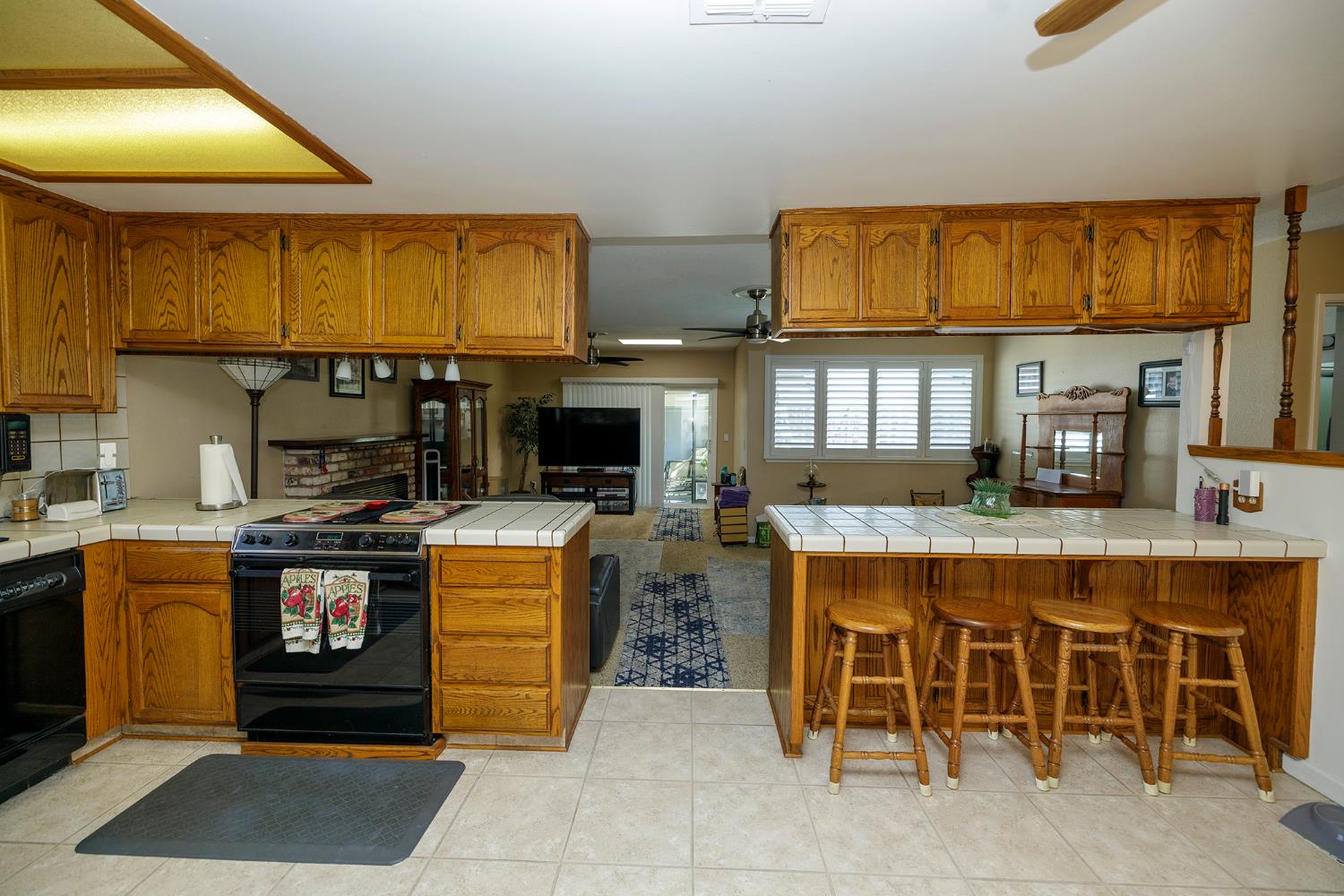 2725 Villa Ramon Dr, Ceres, CA 95307