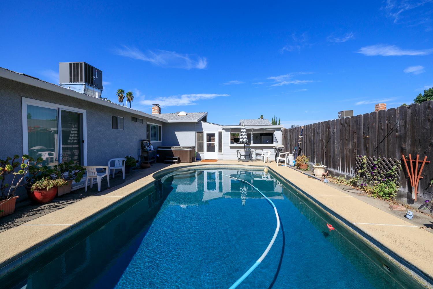 2725 Villa Ramon Dr, Ceres, CA 95307
