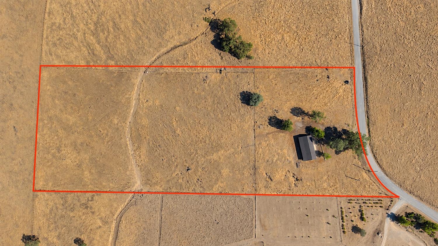 4728 Zorro Rd, La Grange, CA 95329