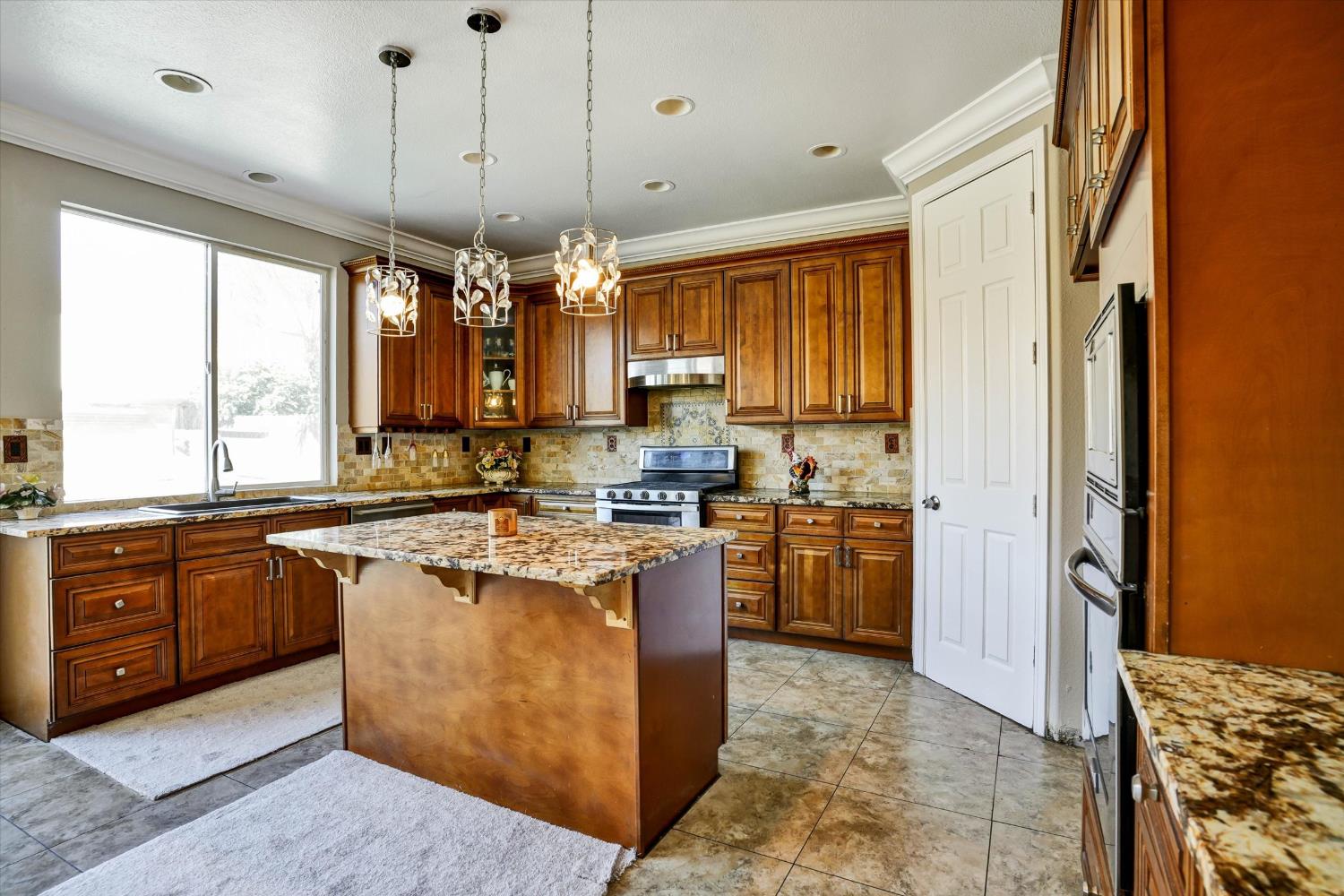 3837 Banyan Tree, Modesto, CA 95355