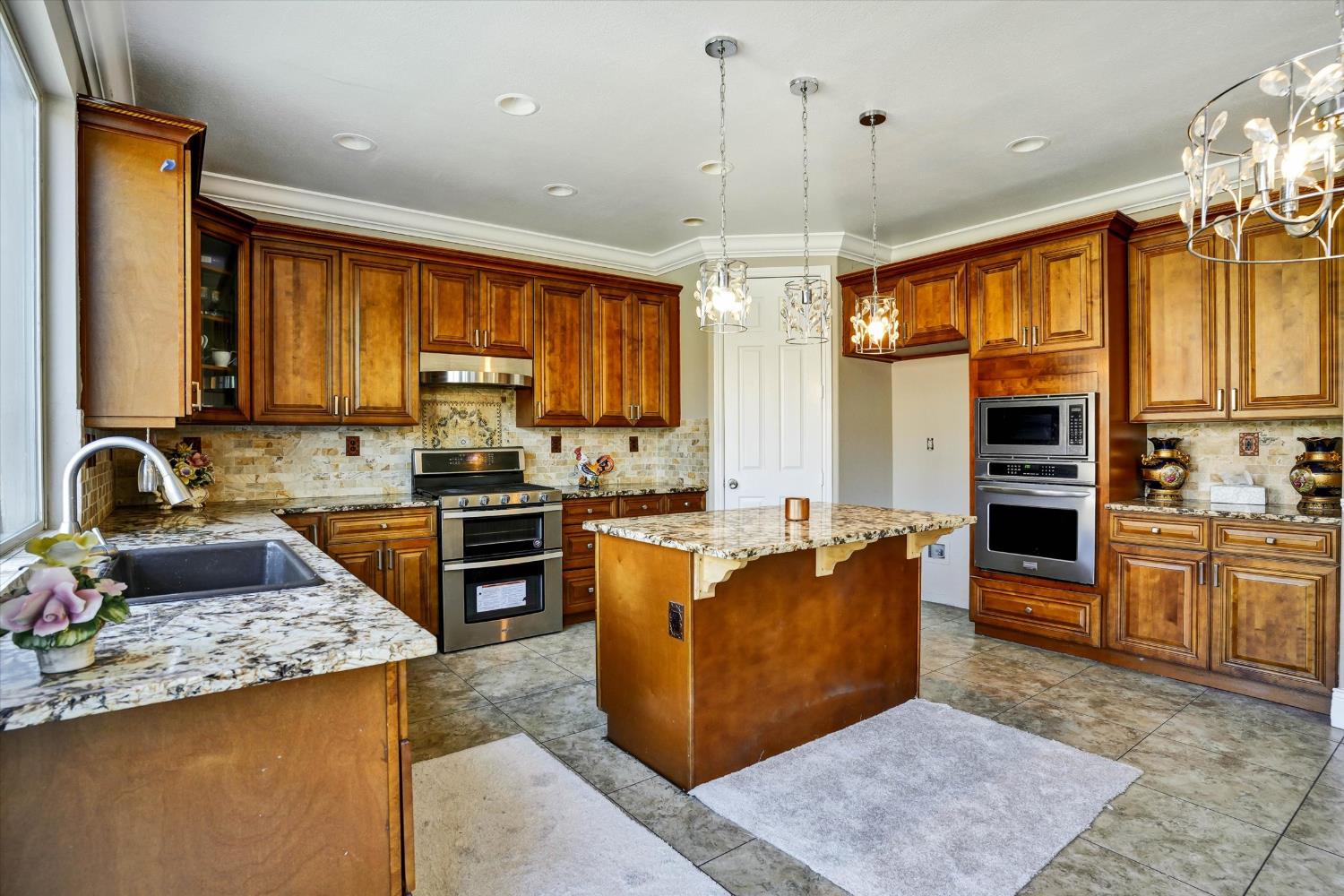 3837 Banyan Tree, Modesto, CA 95355