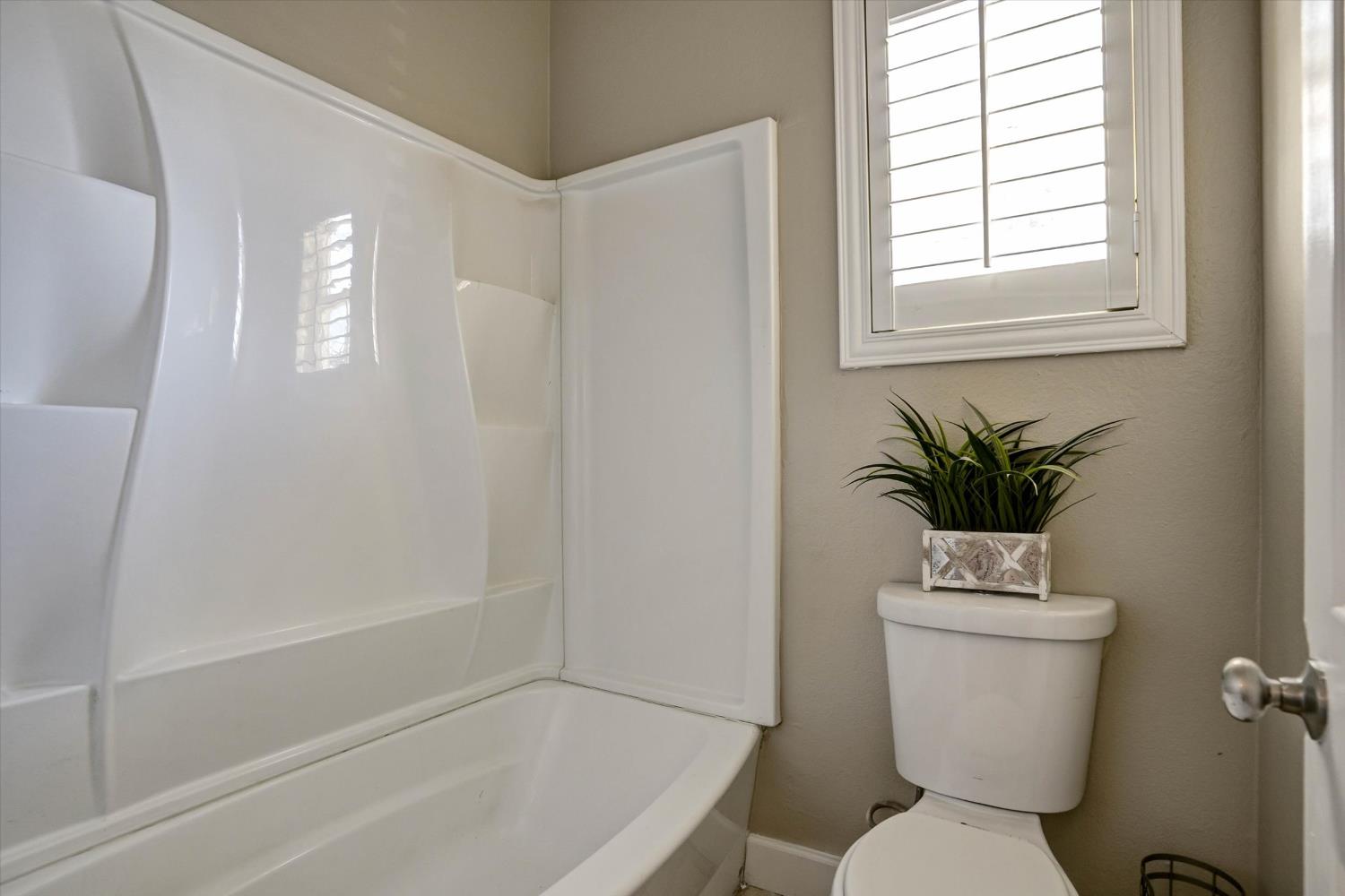 3837 Banyan Tree, Modesto, CA 95355