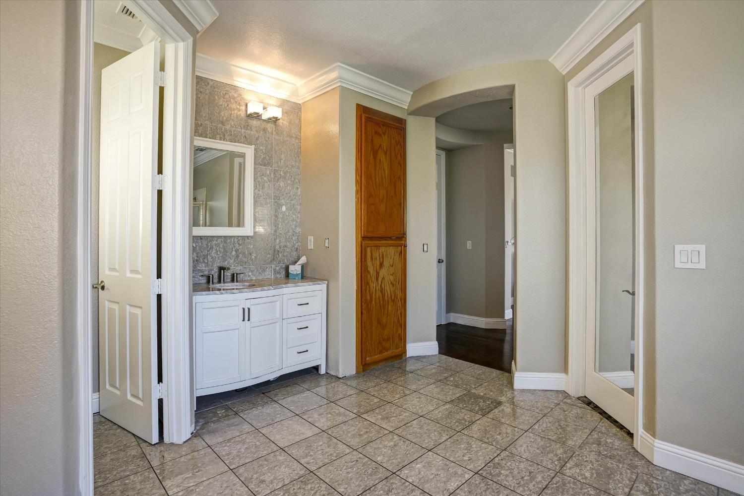 3837 Banyan Tree, Modesto, CA 95355