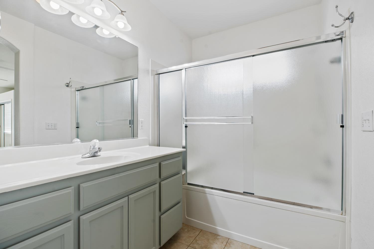 1650 Solaro Way, Manteca, CA 95336