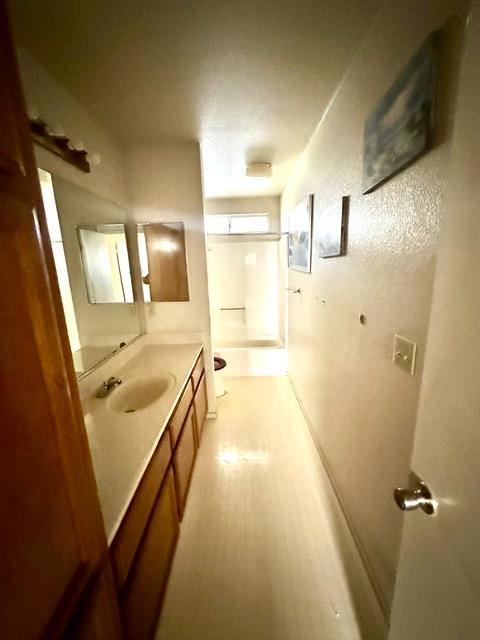 1507 Oak Canyon Dr, Newman, CA 95360