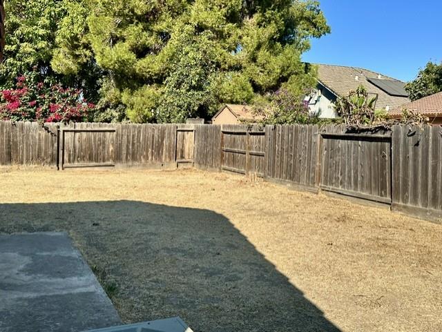 1507 Oak Canyon Dr, Newman, CA 95360