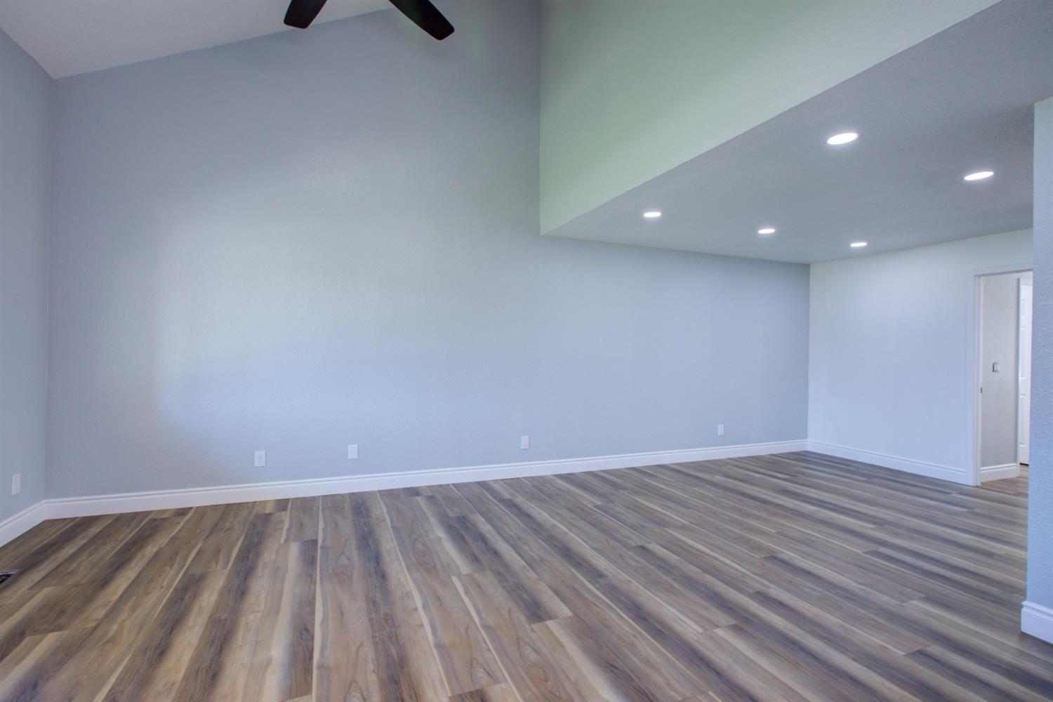 785 Fullerton Dr, Turlock, CA 95382