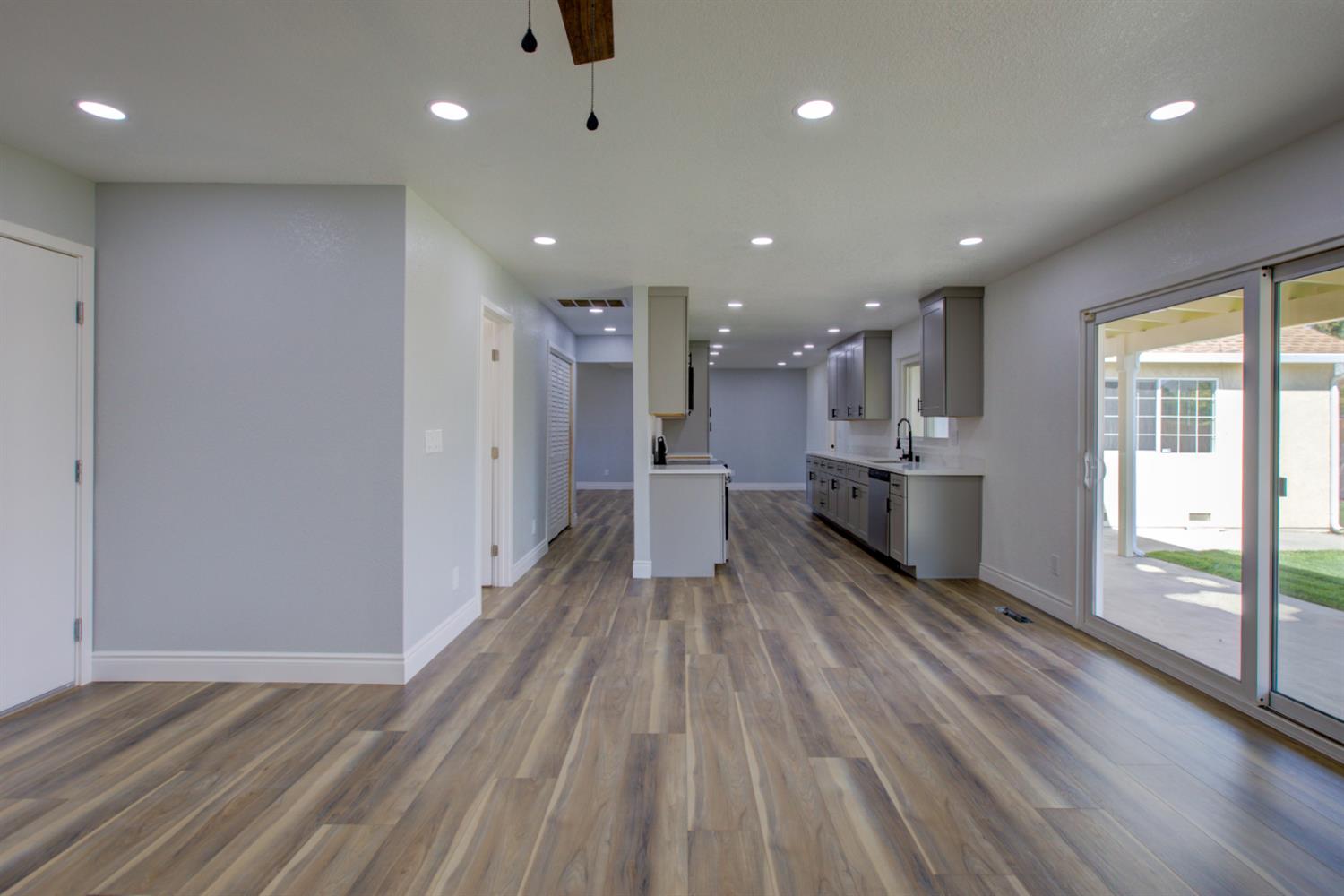 785 Fullerton Dr, Turlock, CA 95382