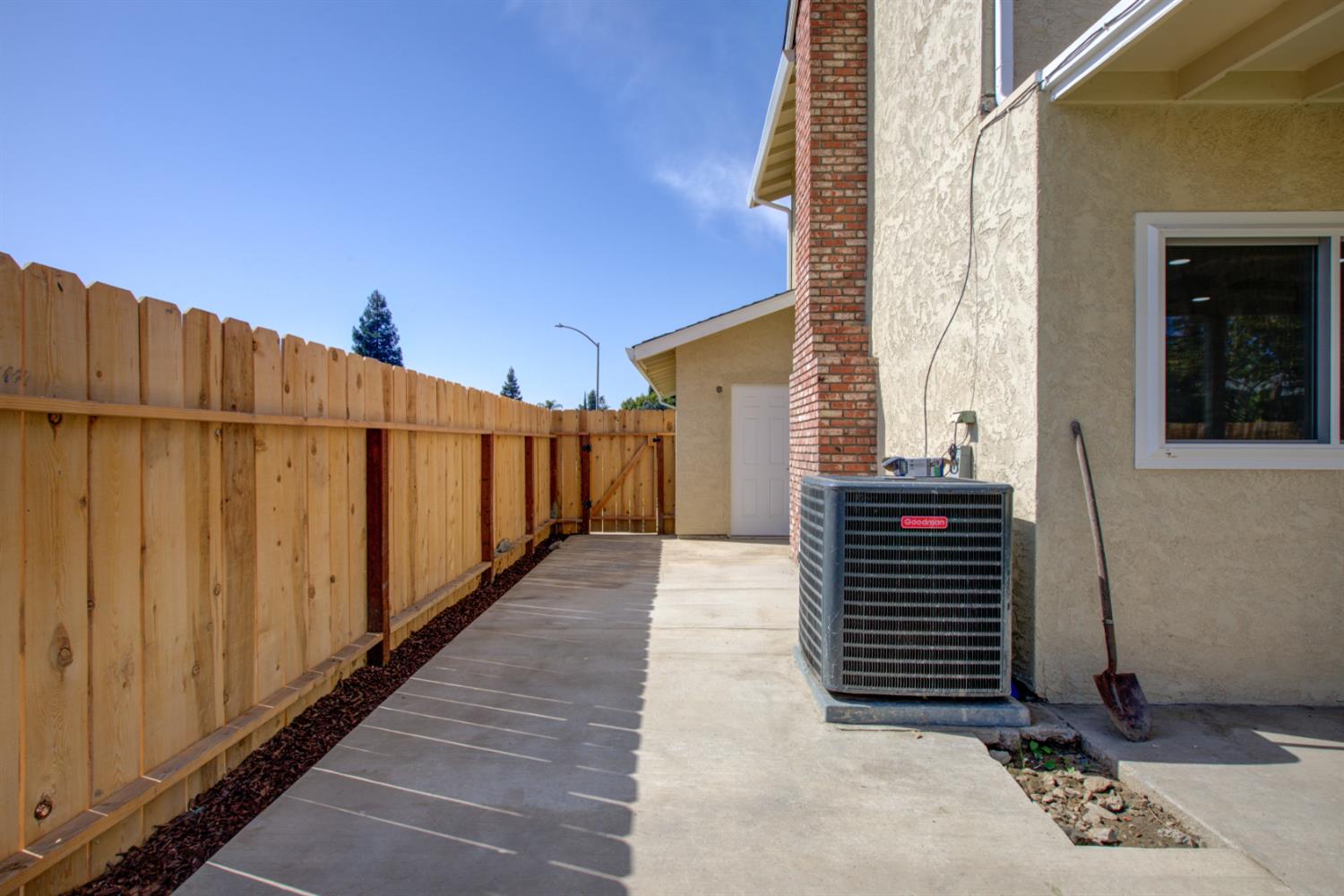785 Fullerton Dr, Turlock, CA 95382