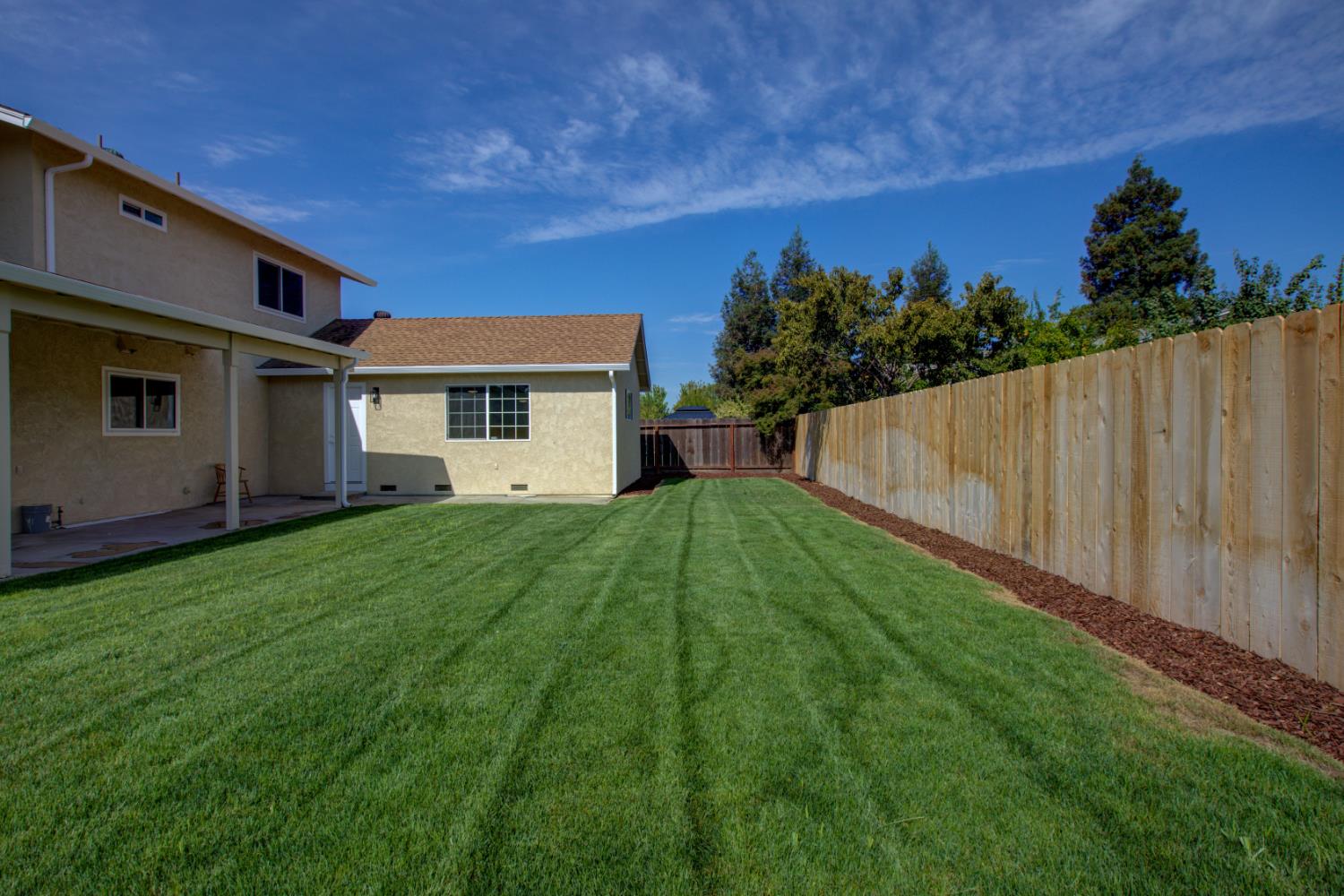 785 Fullerton Dr, Turlock, CA 95382