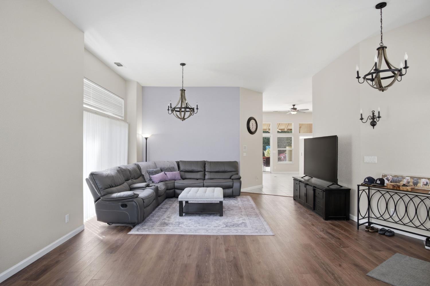 1900 Alex Way, Turlock, CA 95382